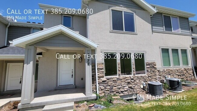 Building Photo - Modern Townhome | LVP | Office/Entertainment