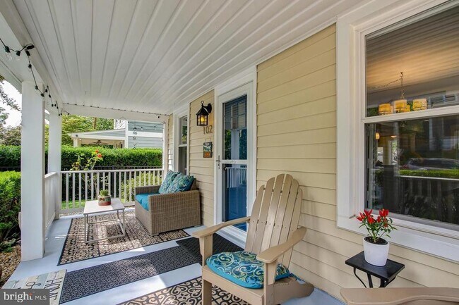 Foto del edificio - 102 E Linden St