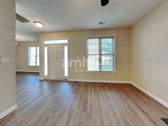 Foto del edificio - 509 Crystal Hill Ct