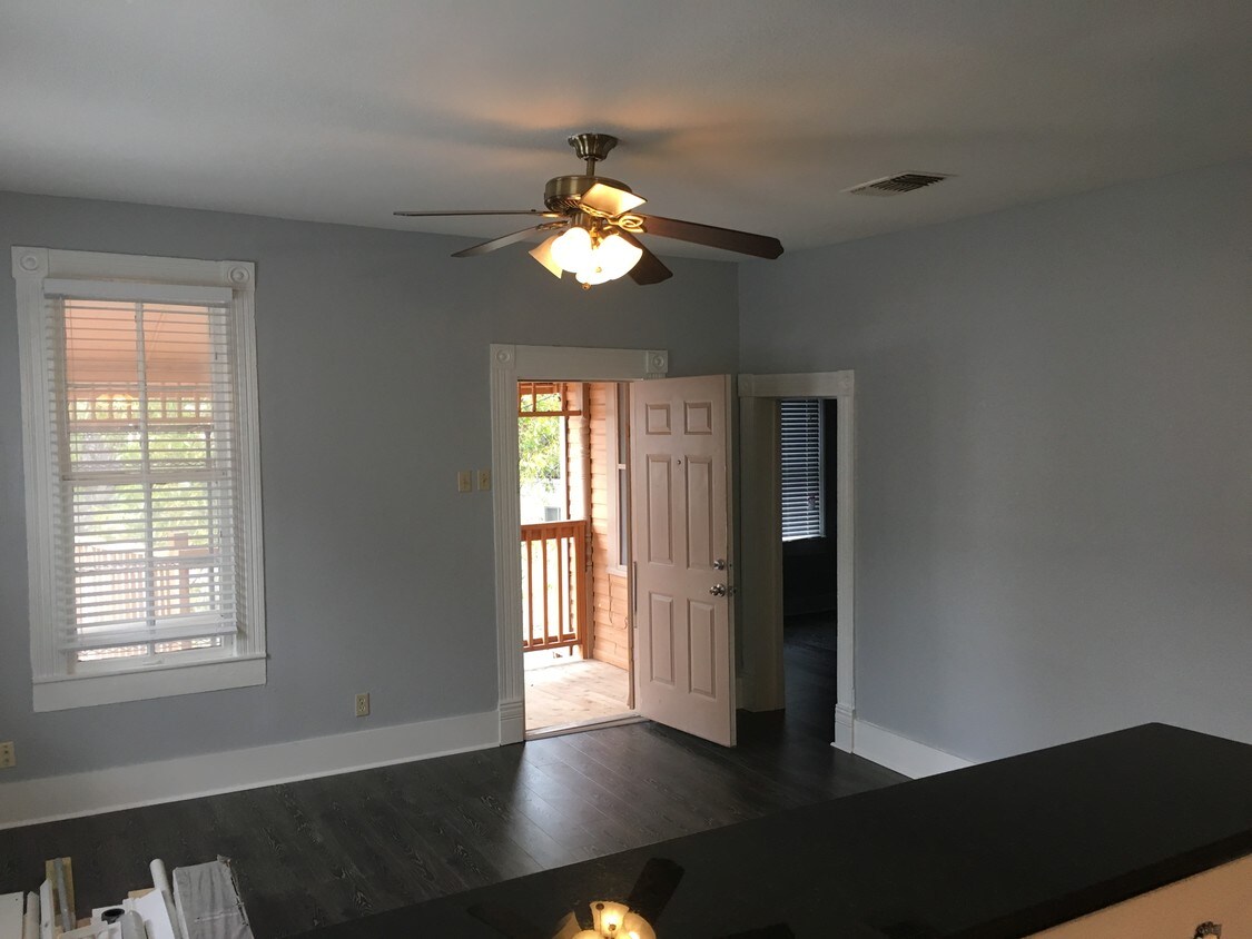 Foto principal - 502 E Guenther St
