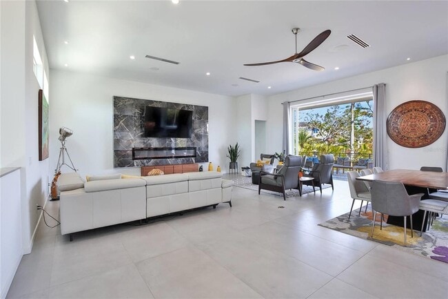 Building Photo - 3939 Higel Ave