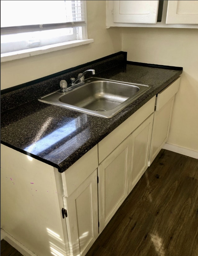 Building Photo - Reno Arms- All Utilities Included