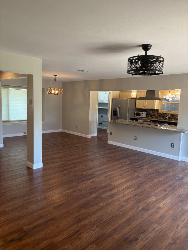 Building Photo - 1718 Clarendon Dr