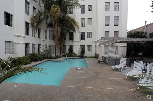 Building Photo - The Wilshire Mediterranean