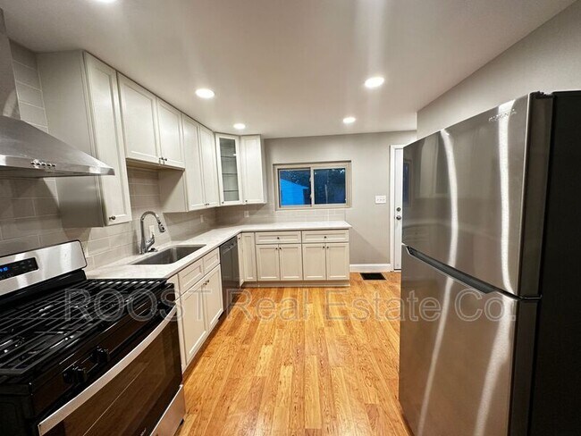 Foto del edificio - 1547 Garling Ave