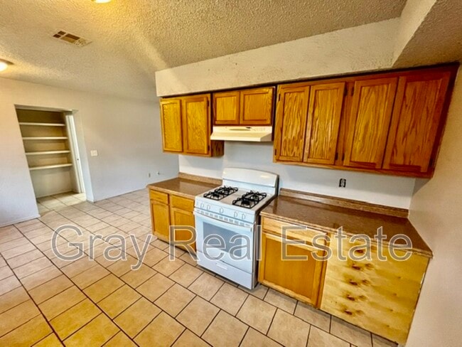 Building Photo - 3400 Governor Harris Dr