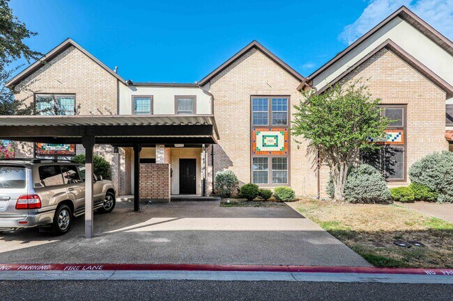 Building Photo - 2445 Monarch Dr