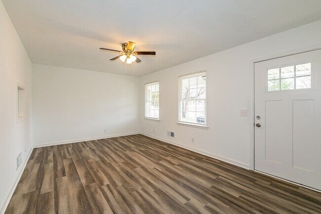 Foto del edificio - 765 Colt Ln NW