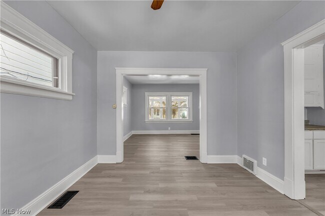 Foto del edificio - 3937 W 22nd St