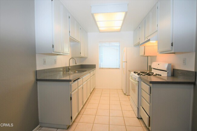 Building Photo - 5301 Columbus Pl
