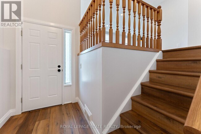 Building Photo - 144 Ravenbury Dr