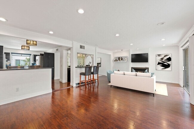 Foto del edificio - 5323 Coldwater Canyon Ave