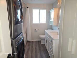 Building Photo - 3800 Hillsdale Dr