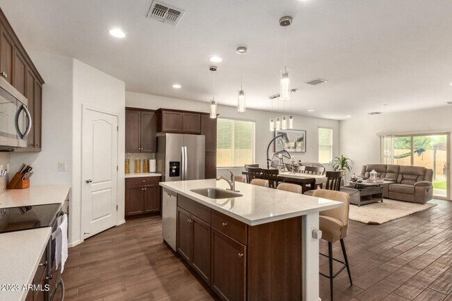 Building Photo - Gorgeous Home in Casa Grande