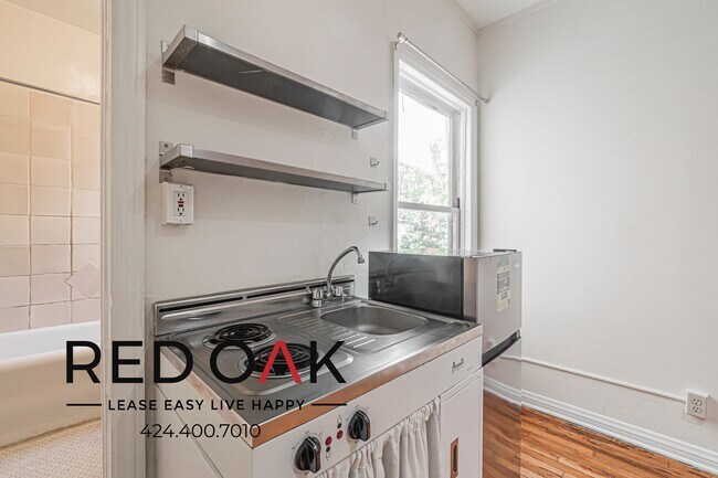 Foto del edificio - 836 Sanborn Ave