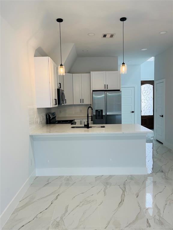 Foto del edificio - 8127 St Louis St