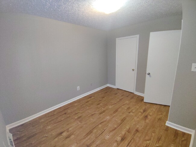 Building Photo - 14 Fonda Dr