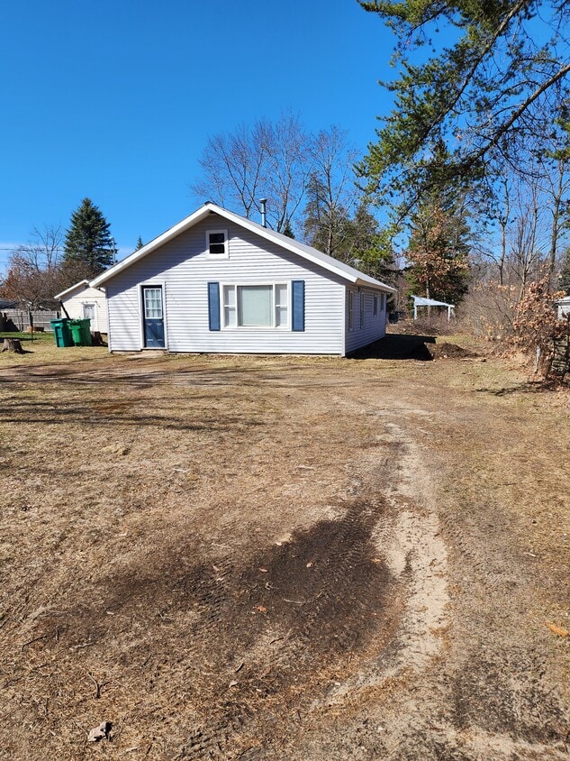 4287 Oak Flats Rd, Harrison, MI 48625 House Rental in Harrison, MI