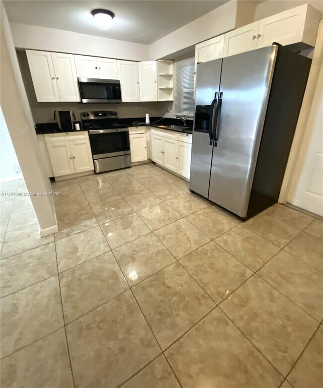 Foto del edificio - 7551 Venetian St