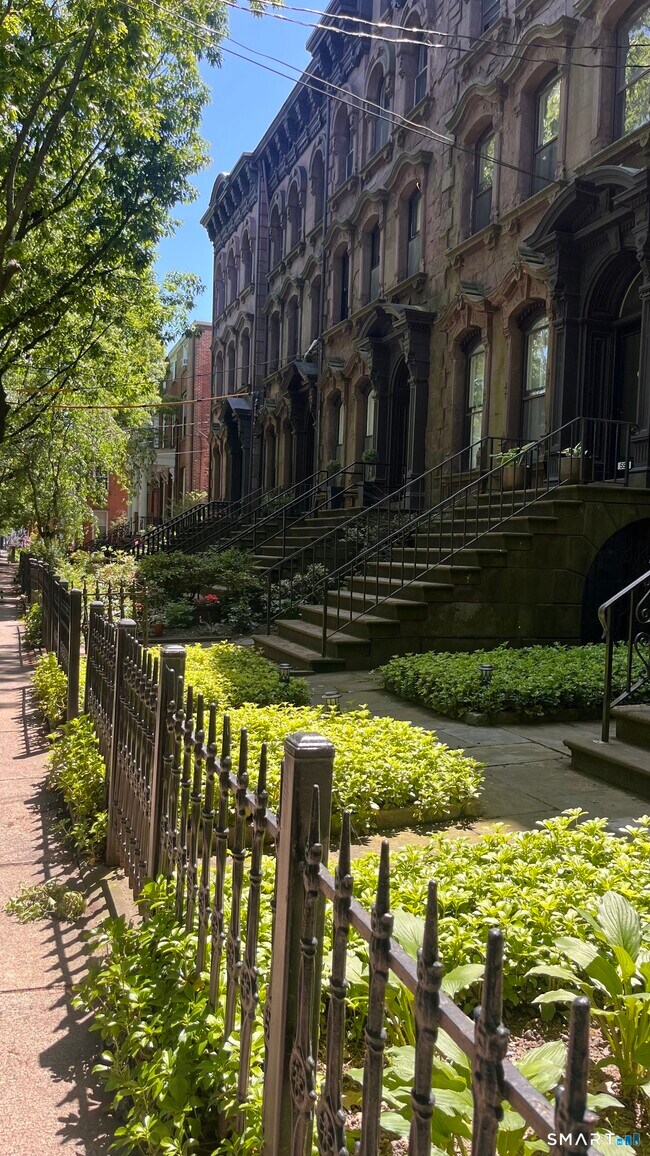 Foto del edificio - 556 Chapel St