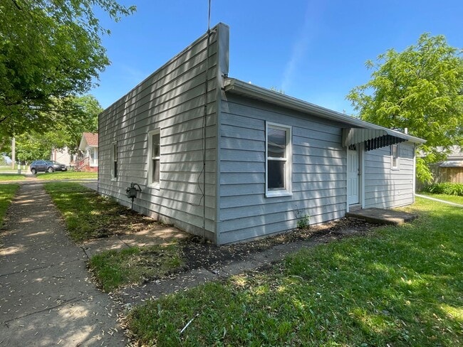 Building Photo - Updated 3 Bedroom 2 Bath Home-Located in Boone, IA