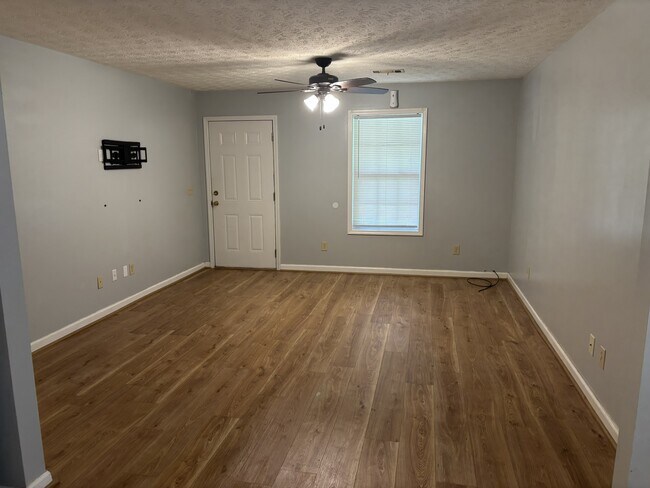 Building Photo - 155 Old Glenwood Springs Rd