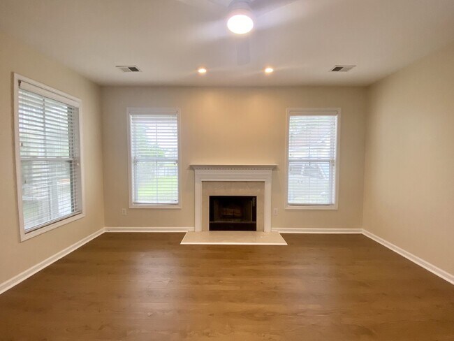 Foto del edificio - Charming Four-Bedroom Home in Bluffton wit...