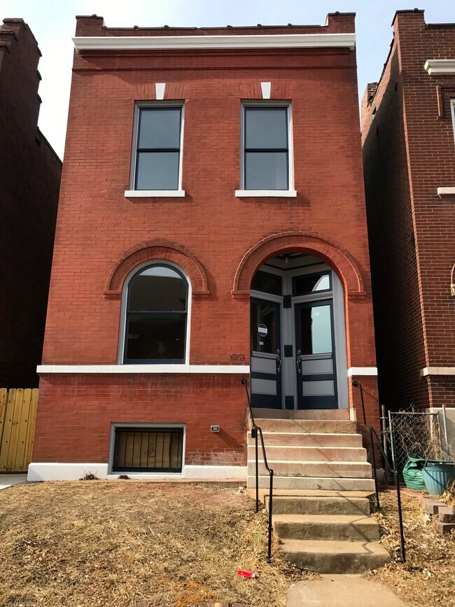 Building Photo - 3251 Oregon Ave