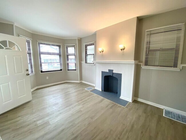 Foto del edificio - 5604 Warren Ave