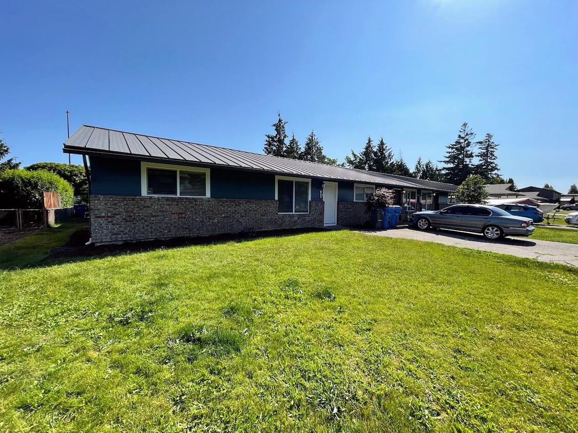 Photo - 10819 NE 6th St - 10821