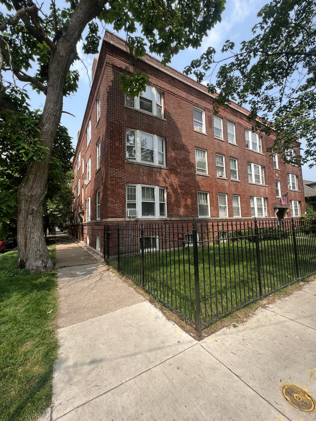 Primary Photo - 5404 N Paulina St