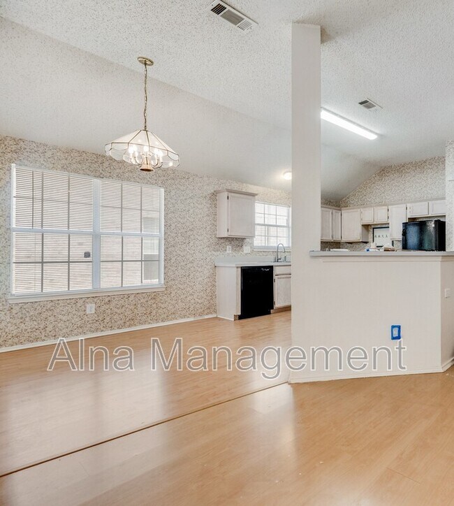 Foto del edificio - 1021 Mill Spring Dr