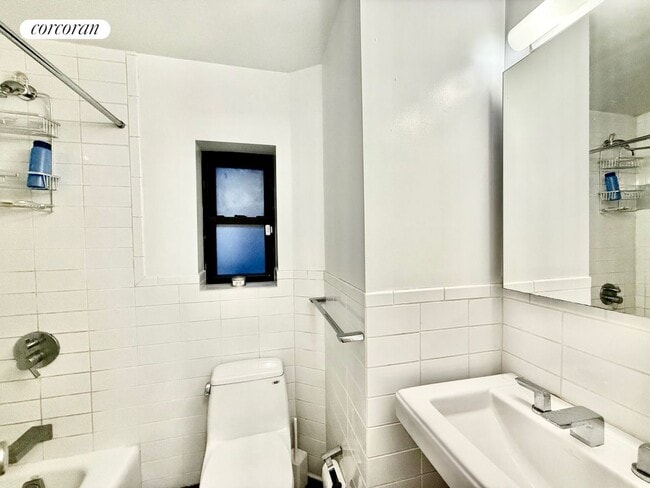 Building Photo - 339 E 57th St