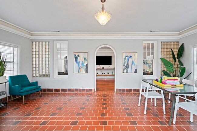 Building Photo - 1919 Rosenberg St