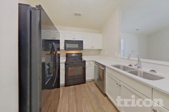 Foto del edificio - 1347 Braveheart Ln