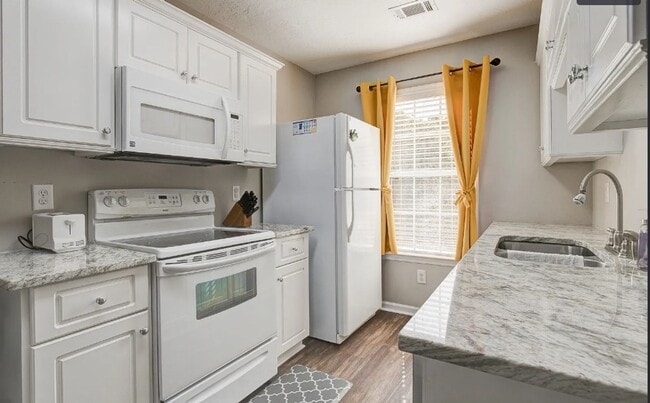 Building Photo - 403 Regency Park Drive