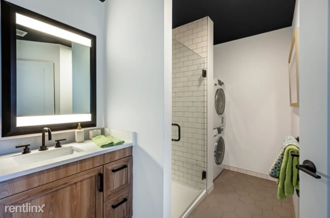 Building Photo - 1 br, 1 bath  - 205 S Huntington Ave