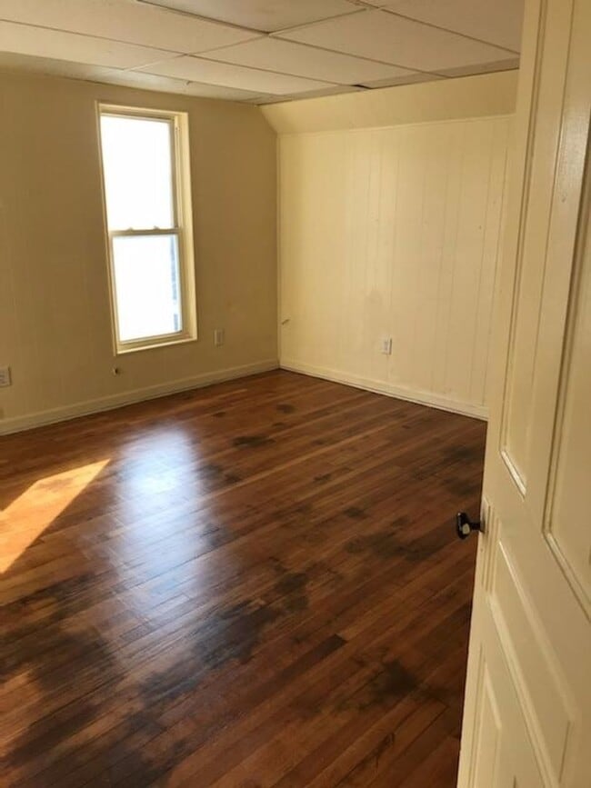 Foto del edificio - 3 bedrooms 2 full baths