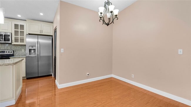 Foto del edificio - 570 Woodgate Cir