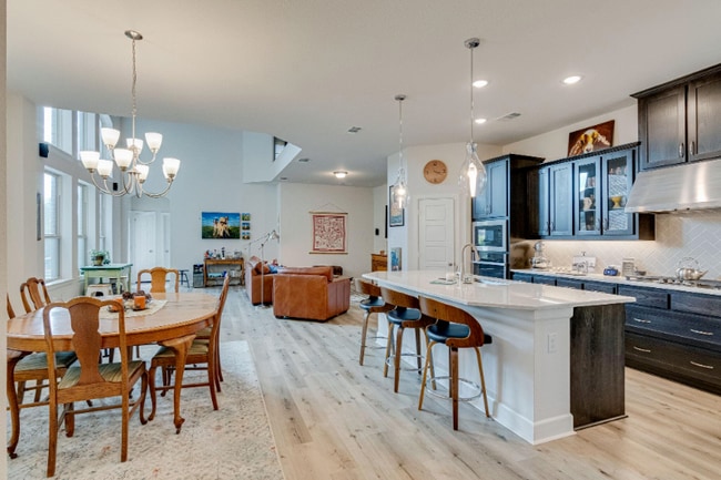 Foto del edificio - 576 Courtyard Ln