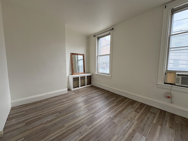 Building Photo - 589 Palisade Ave