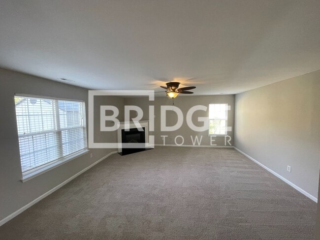 Foto del edificio - 333 Ashton Bluff Circle, Mount Holly, NC. ...