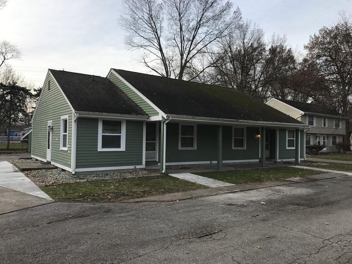 2332 Brandywine Ln, Port Huron, MI 48060 Townhouse for Rent in Port