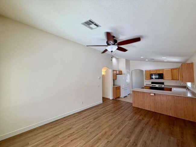 Building Photo - 11061 Cusumano Ct