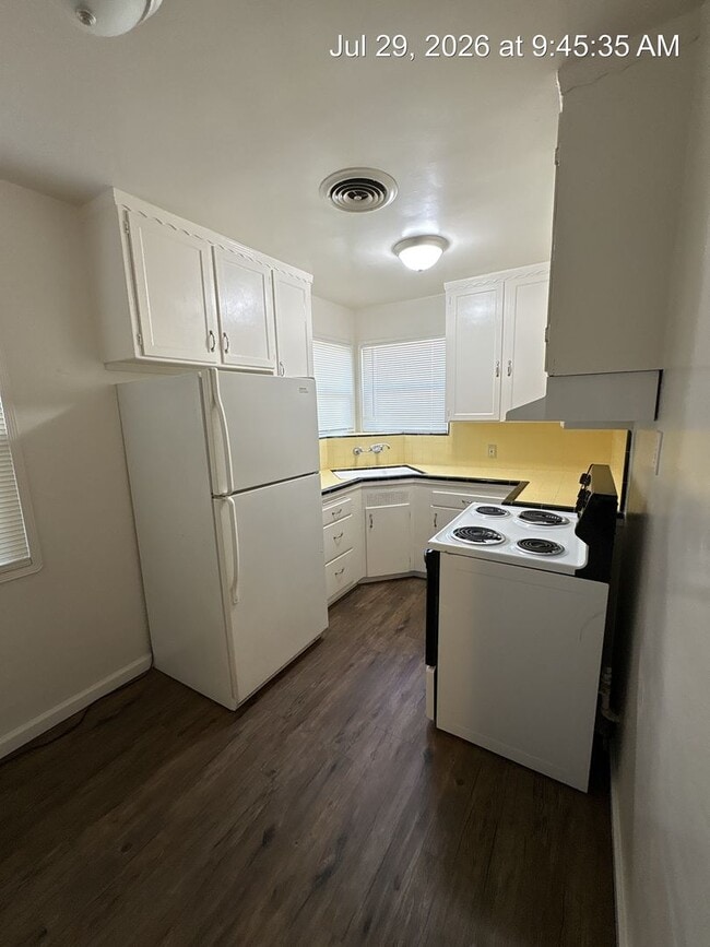 Building Photo - 3861