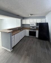 Building Photo - 10852 Shiloh Rd