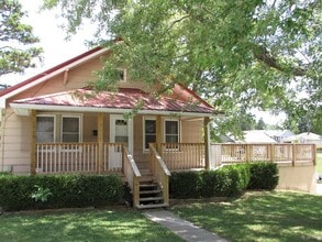Building Photo - 110 N Walnut St