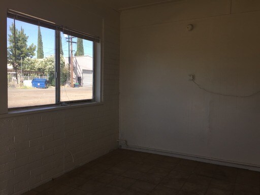 Building Photo - 1575 California Ave