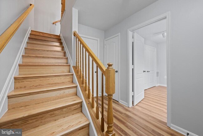 Foto del edificio - 556 Rhapsody Ct