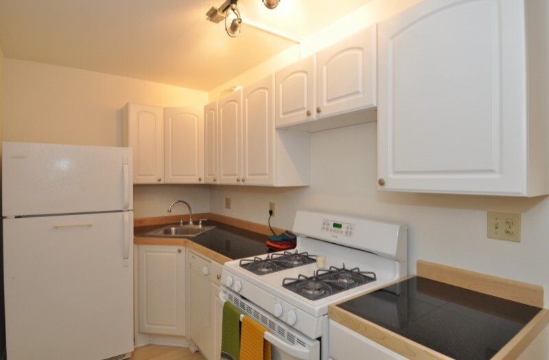 2025 E Greenwich Ave Unit 101, Milwaukee, WI 53211 Condo for Rent in